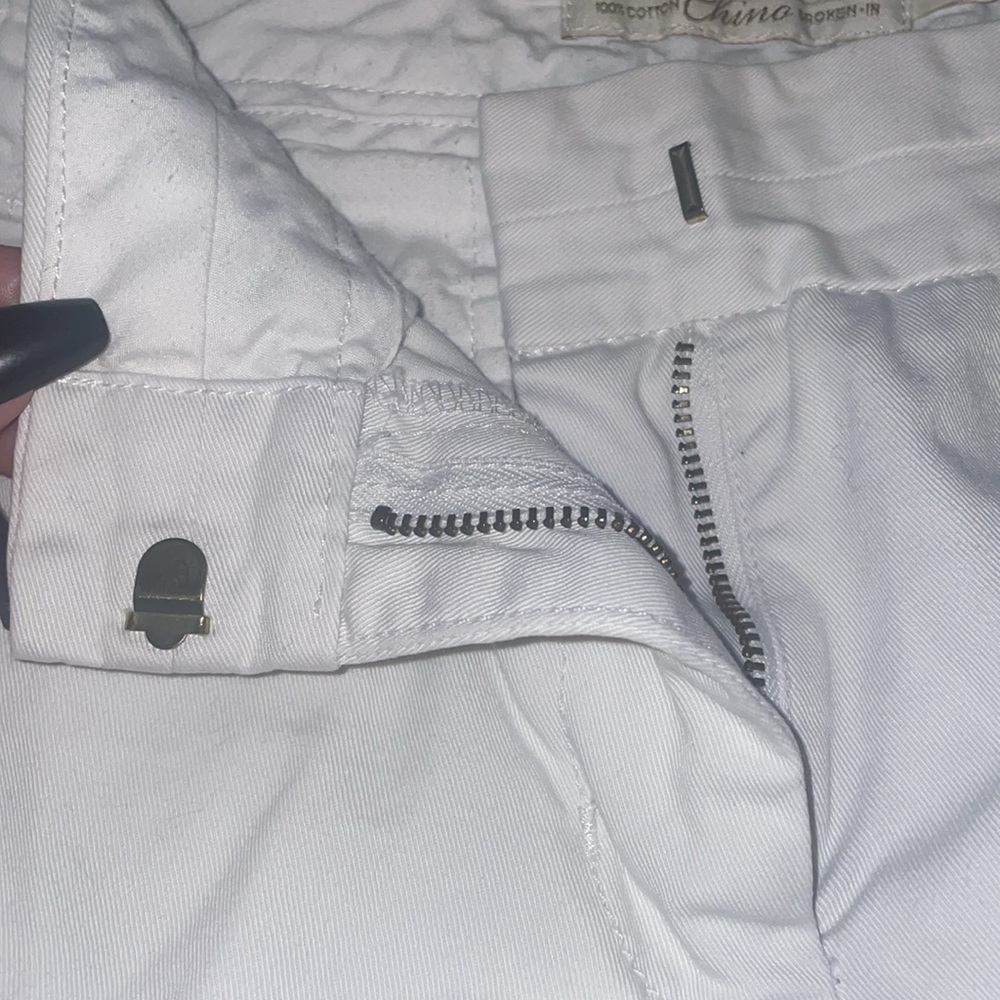 J. Crew chino, broken-in, sz.8 shorts - Picture 3 of 4